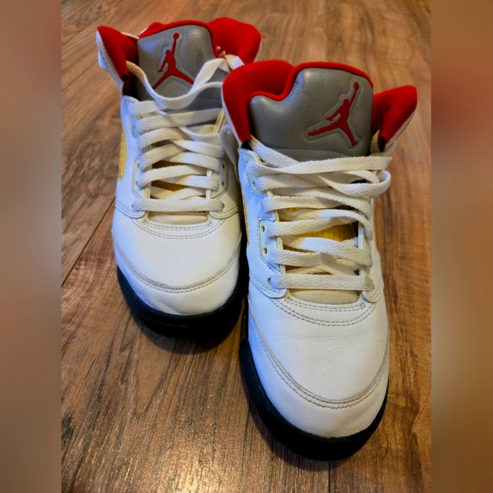 Boys Nike Air Jordan 5 V Retro Fire Red White 440888-102 Youth Shoes 5.5Y